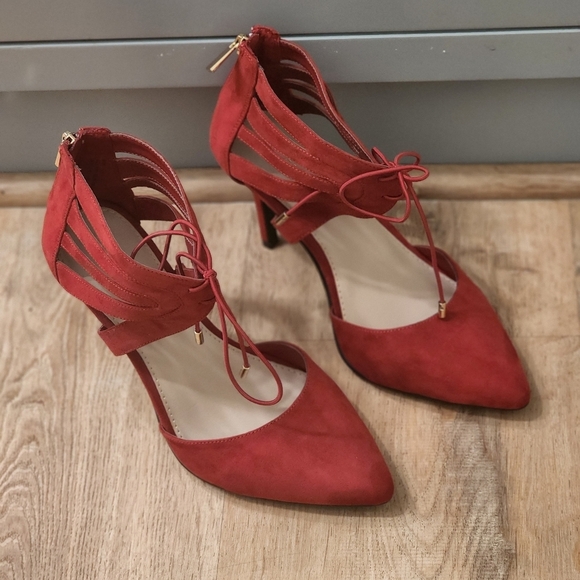 Lane Bryant 9W Red Pointed Toe Heels Strappy Lace Up Back Zip - Picture 10 of 14